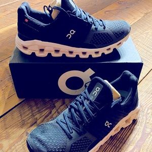 Men/Youth boys size 7 OC Sneakers. Worn a handful of times only